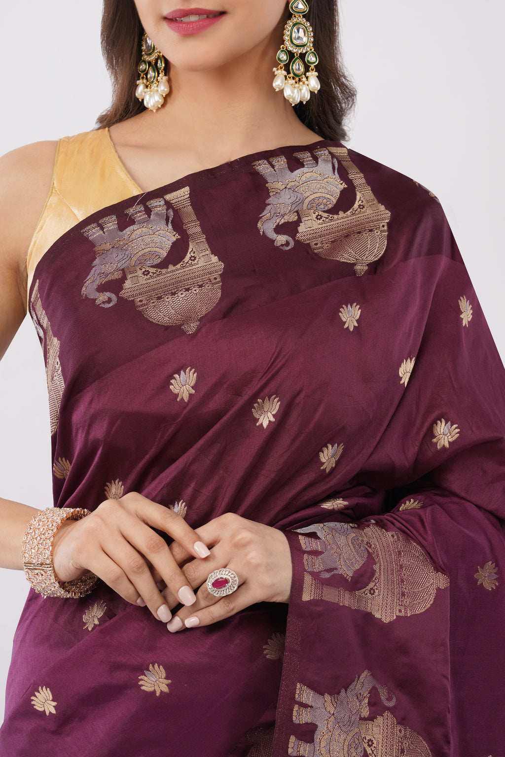 majestic wine silk saree with gajaraj motif