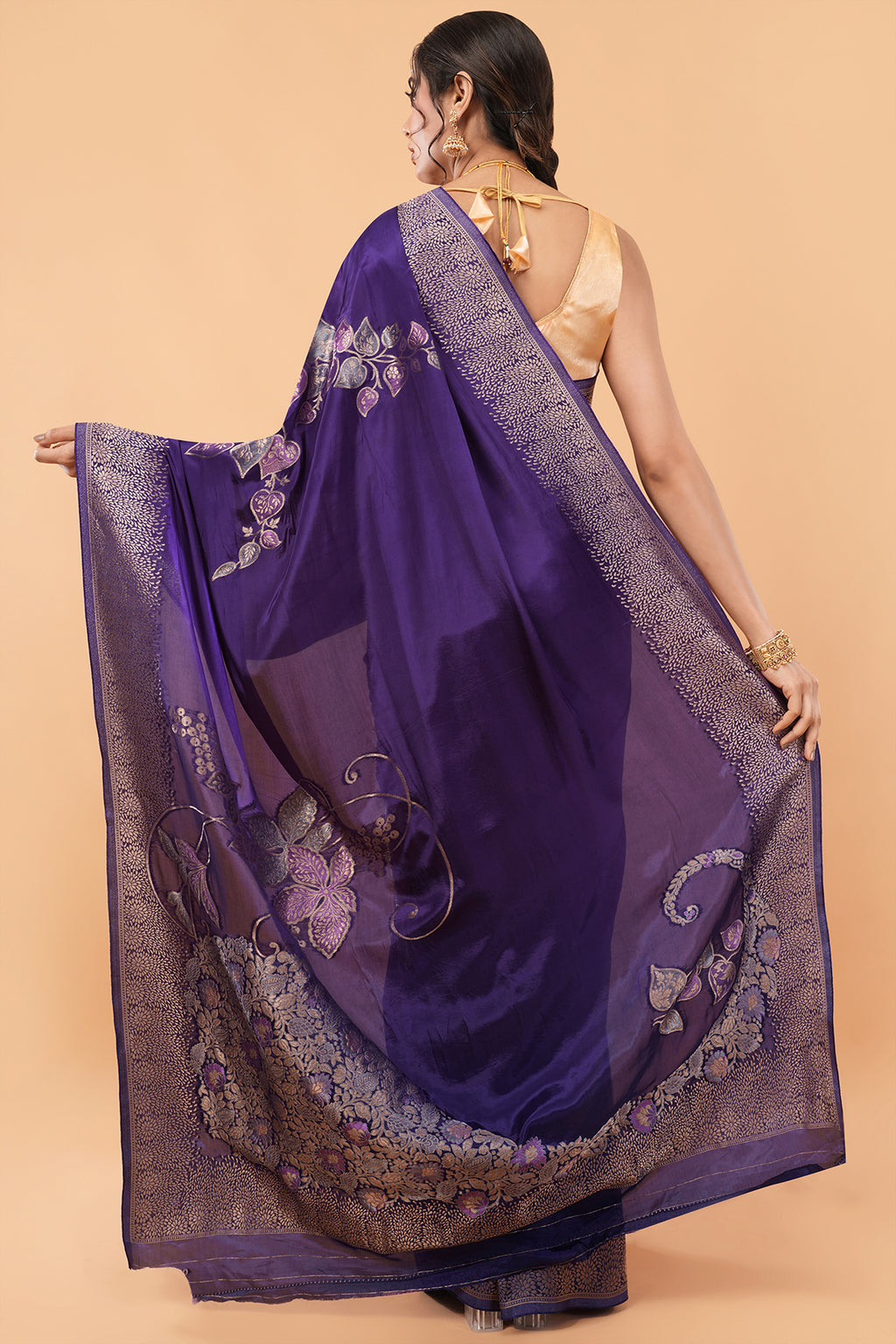 Exquisite Deep Purple Handloom Viscose Banarasi Saree with Intricate Zari Work